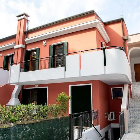 House Smeraldo By Holiday World Lido di Jesolo Bagian luar foto