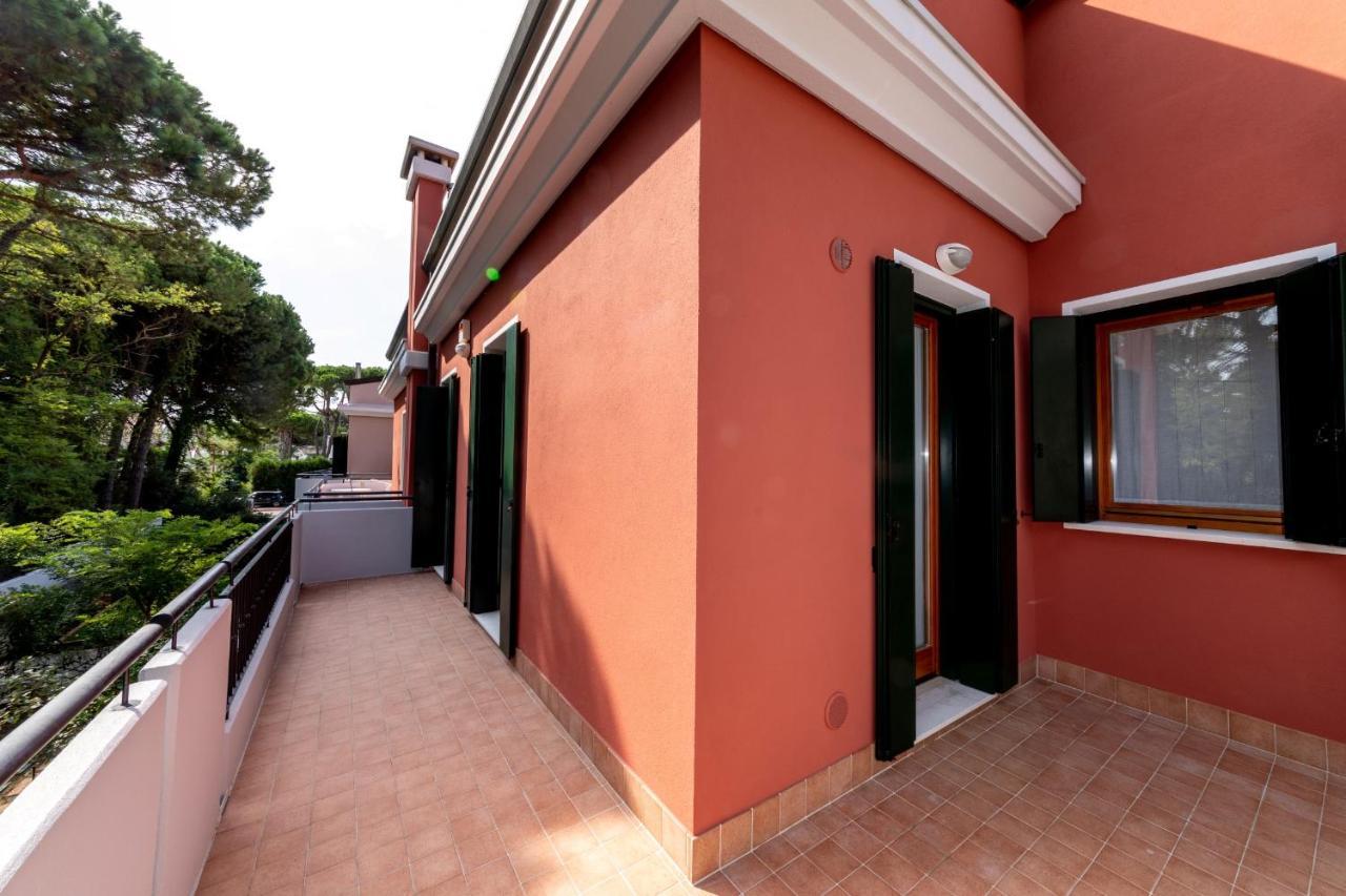 House Smeraldo By Holiday World Lido di Jesolo Bagian luar foto
