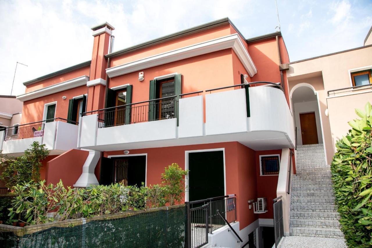 House Smeraldo By Holiday World Lido di Jesolo Bagian luar foto